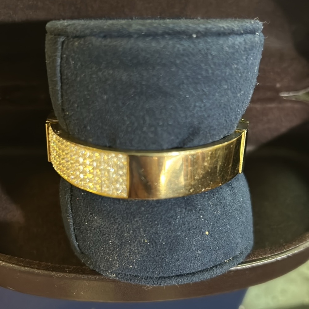 MICHAEL KORS GOLD plated  CRYSTAL STUD BANGLE‎ - Picture 4 of 6